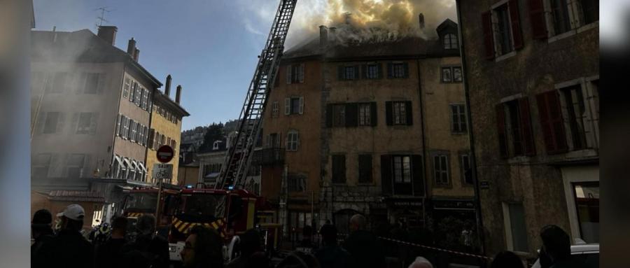 Au lendemain de l’incendie meurtrier à Annecy, élus et habitants réagissent