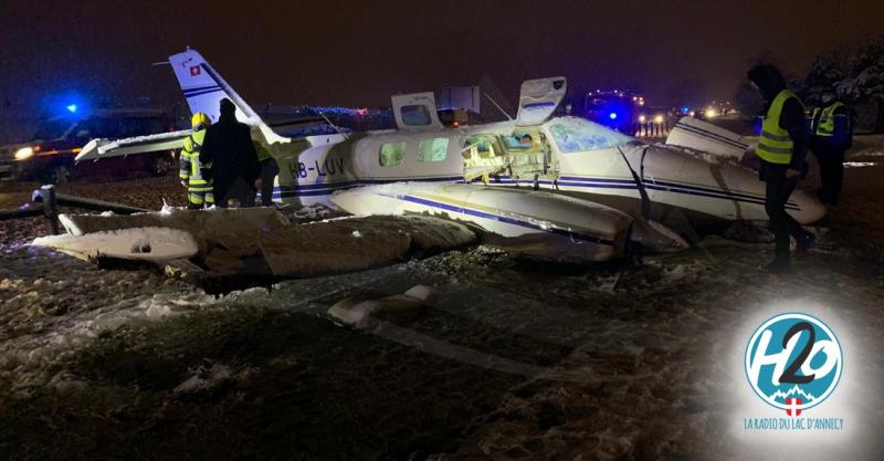 ANNECY | Un avion fait une sortie de piste à l'aéroport Annecy-Mont-Blanc